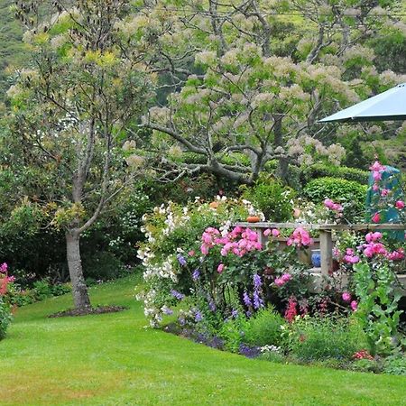 Rose Cottage Tryphena Екстериор снимка
